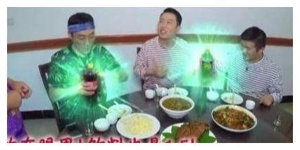 韩国明星中国旅游，却被羊腿大小饮料惊讶到，直呼：不愧是中国！