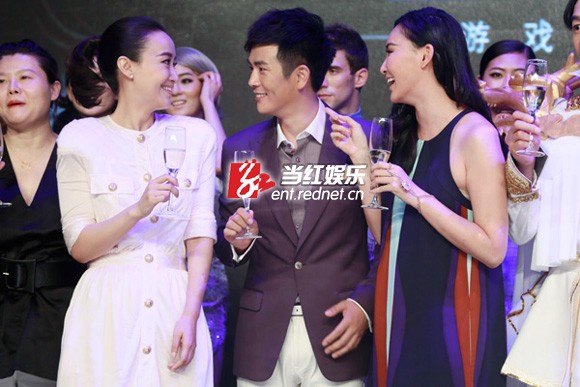 张晓龙二美相伴