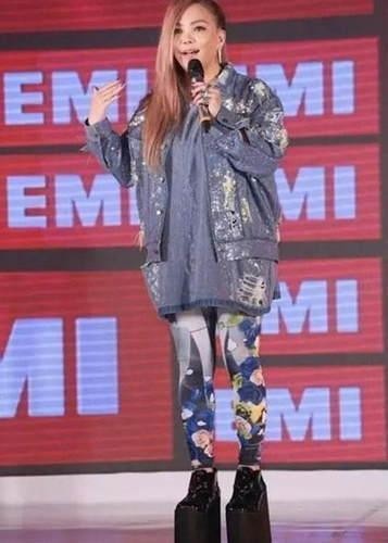 明星颜值再高也别乱穿衣打扮 真的很毁形象