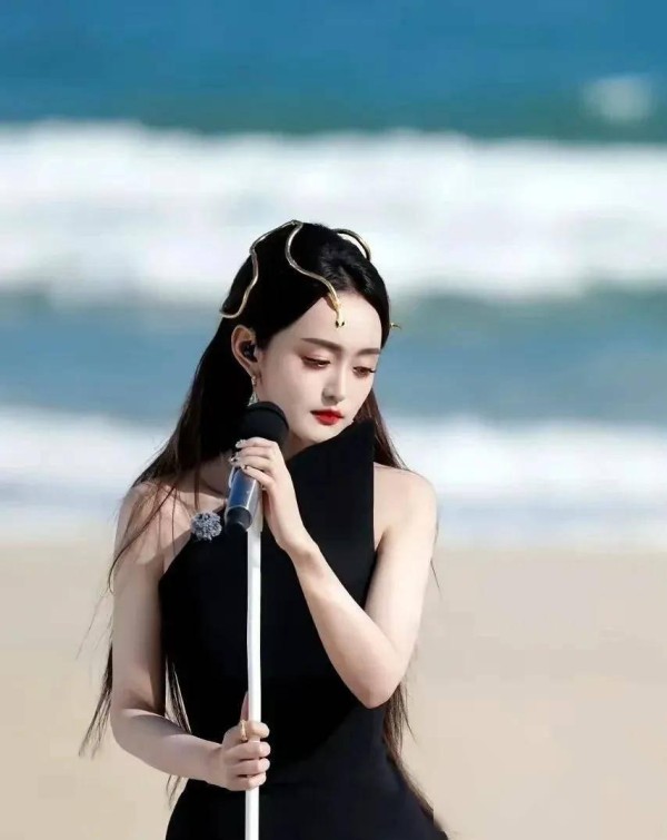 何泓姗澄清风波：究竟谁在说谎？