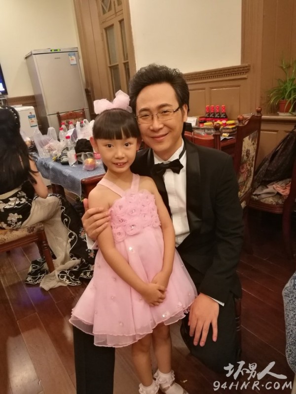 徐子琪与著名男中音歌唱家廖昌永老师合影