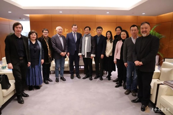 镜厅里响起《莫斯科郊外的晚上》！廖昌永会见俄罗斯格涅辛音乐学院院长一行