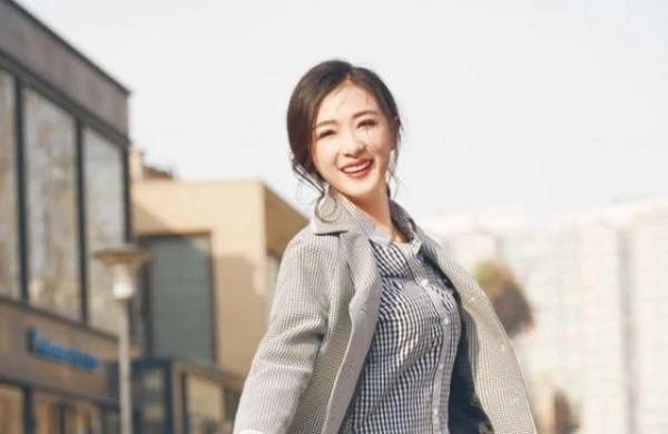 万茜在娱乐圈人缘好，众多明星发言支持，网友：不愧是实力派演员