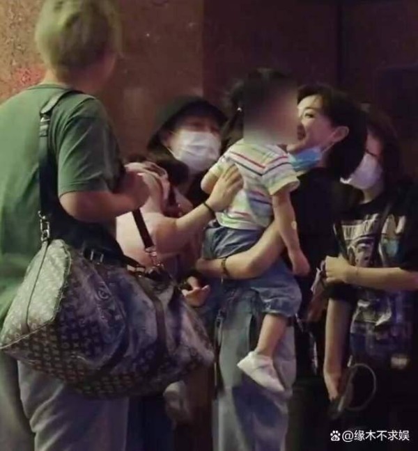万茜老公出轨风波升级！知情人曝其老公太花心，万茜近照好憔悴！