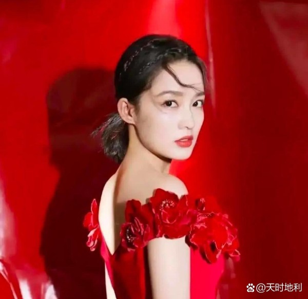 李沁结婚啦，男方就是你们想的那位...@天时地利的动态
