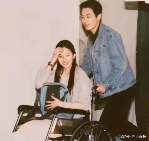 长知识了，仙女刘亦菲和朱亚文竟是同班同学，俊男靓女太养眼
