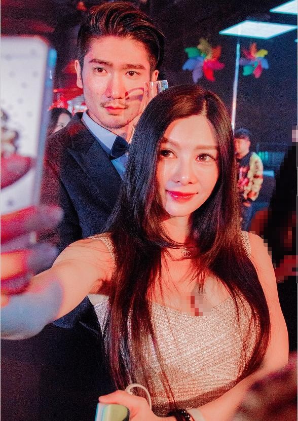 高以翔哥哥晒生活近照，兄弟俩越发相似认不出，家族基因过于强大