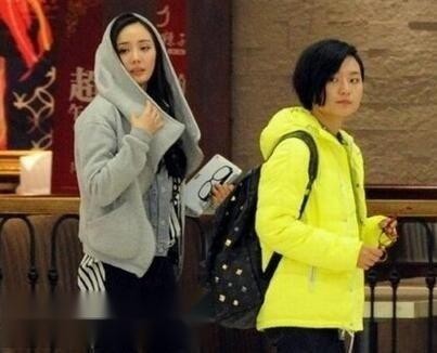 杨幂周笔畅怎么认识的什么关系 杨幂结婚周笔畅去了吗