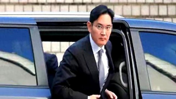 韩国首富李在镕来了，他有学历有样貌还离异单身，这次来学习同行