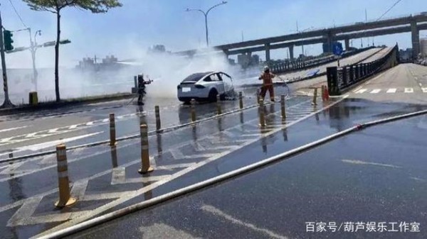 车评人陈震力挺特斯拉，直指林志颖开车未系安全带-有驾