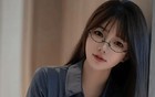 女秘书办公室写真，肉丝短裙小高跟，绝了！