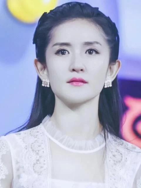 蔡徐坤为何叫谢娜师傅，本以为只是客套话，得知原因：感情真好！