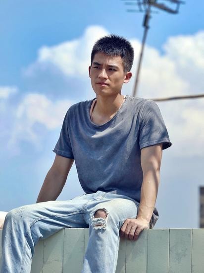 四年前不满岁的二十岁他让海清当众下跪