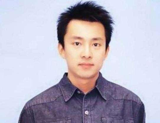 曾在央视工作，和朱军是同事，今成总裁推出众多热门综艺