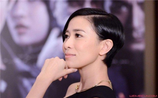 宣萱与佘诗曼是什么关系 长的太像了