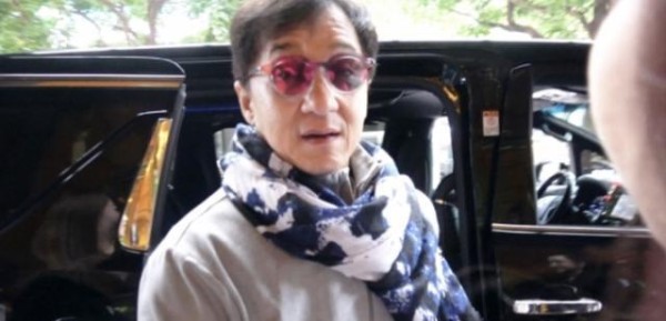 欧阳娜娜人红是非多祭祖被呛排场大，如今与房祖名恋情又惊动成龙