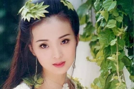 要守豪门规矩的女星：安以轩、王艳上榜，而她连戴珠宝都要写借据