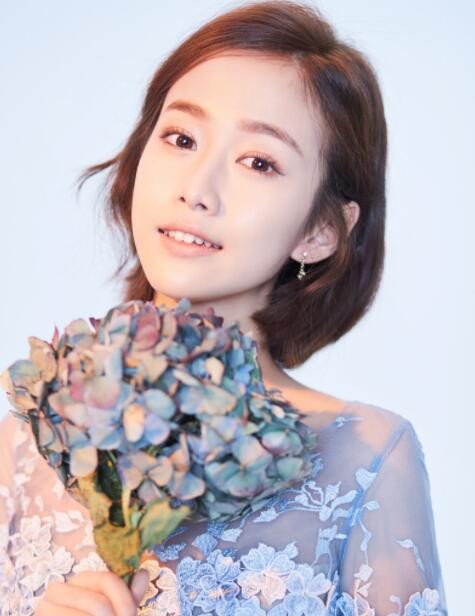 刘美含（联系方式）经纪人18665581239【明星吧】