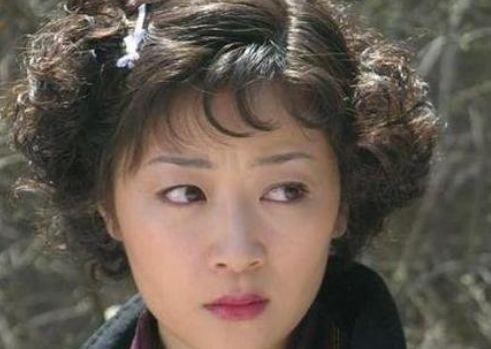 亲兄妹同是演员，妹妹多次上春晚不火，哥哥一次没上却火遍全国！