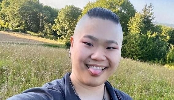 善恶终有报！毕福剑辛苦维持的体面，被不男不女的女儿撕破了