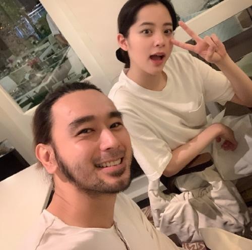 泰国演员TAE被曝是欧阳娜娜干爹，年轻时模样不输林志颖！