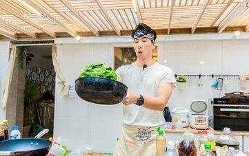 不会做饭的明星不是好厨师！除了黄磊张亮娱乐圈还有隐藏厨神！