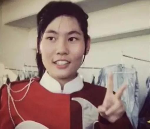 泰国当红25岁小生原来有女友！两人相恋11年，又有大把粉丝失恋了