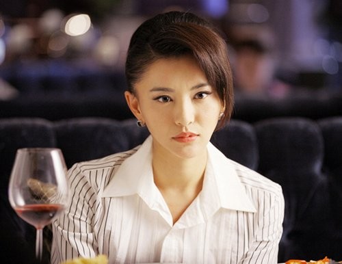 莫小棋是不是整容了 莫小棋整容前后照片