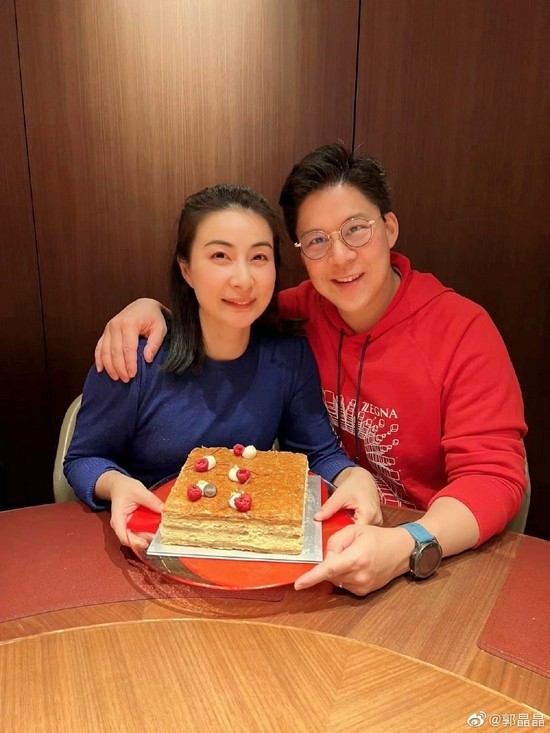 郭晶晶庆与霍启刚结婚9周年：家里小事听我的就好