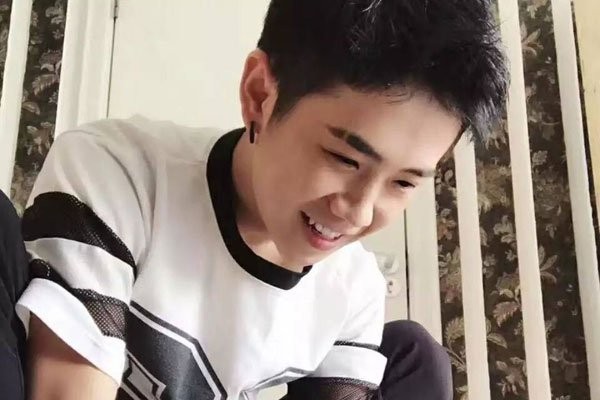 郭聪明出什么事了?病情好转了嘛 他的眼睛怎么了