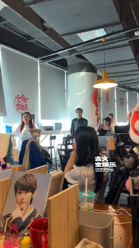 谢谢@姚柏南 ，收到了男明星送的秋天的第一支唇膏！