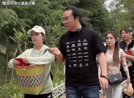 网红李嘉欣控诉倪海杉发小，称自己酒后遭到侵犯，摔伤痕迹明显