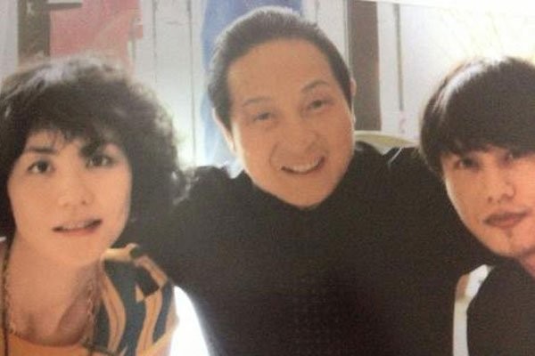 王林和女艺人怎么开光 在一个房子中进行了特殊仪式