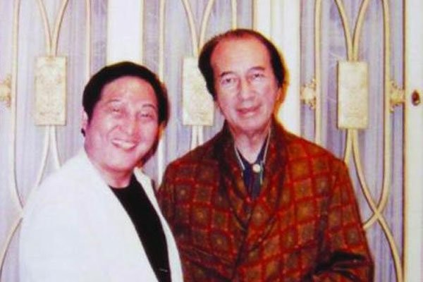王林和女艺人怎么开光 在一个房子中进行了特殊仪式