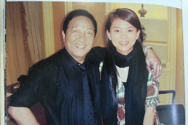 王林和女艺人怎么开光 在一个房子中进行了特殊仪式