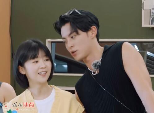 王鹤棣圈内最好的朋友是宋伊人