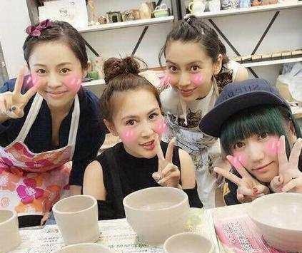 Baby为10年闺蜜庆生，不忘初心姐妹团越长越像比！