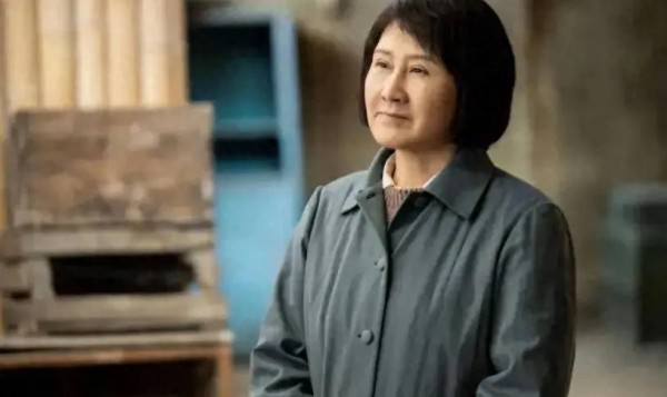 张凯丽：34岁嫁圈外老公，和婆婆同住23年，如今女儿成最大骄傲