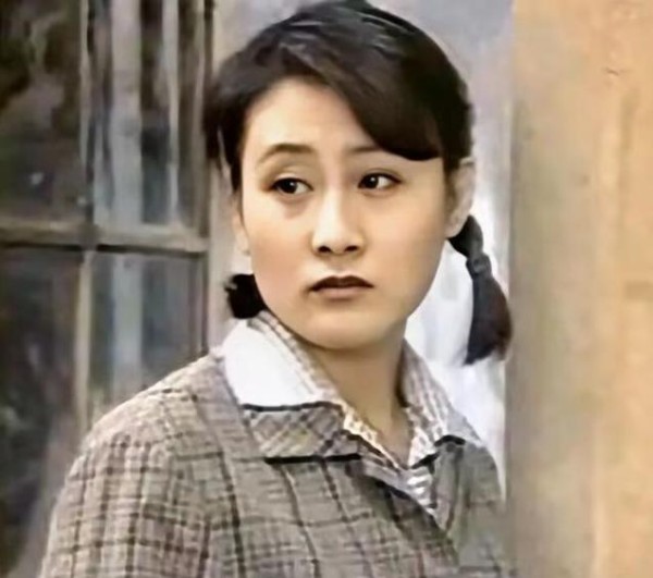 “国民媳妇”张凯丽婚后28年，婆媳关系如母女，家庭与事业两不误