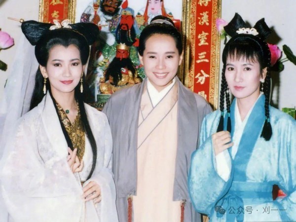 天哪！女童星长大就像开盲盒一样，她10岁演白娘子，现在长大了