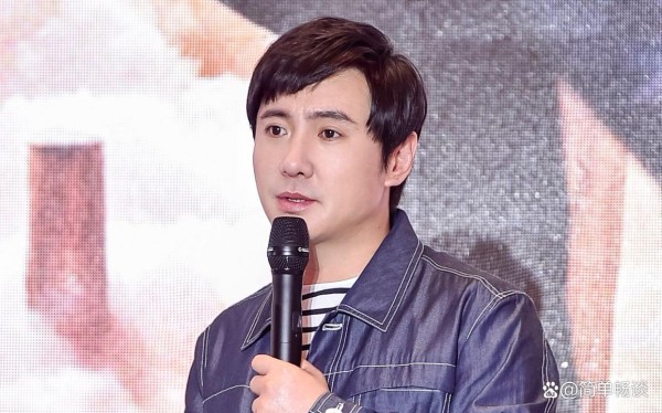 沈腾“避险”：绯闻风波后的社交转变
