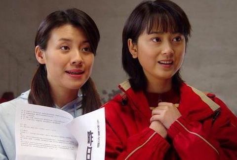 老公是跑龙套的演员，为他生下一儿子，现40岁仍如少女一般