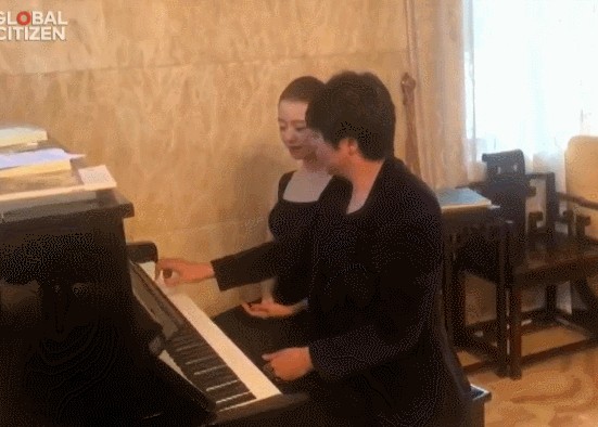 百位明星居家直播，今天朋友圈被一场世界演唱会刷屏！张学友郎朗陈奕迅赞爆了！