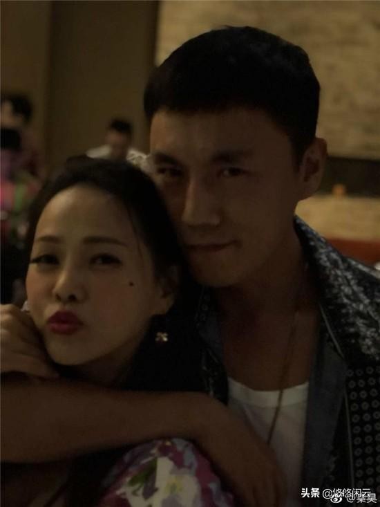 秦昊纪念结婚四周年晒搞怪合影，不给伊能静面子吗？