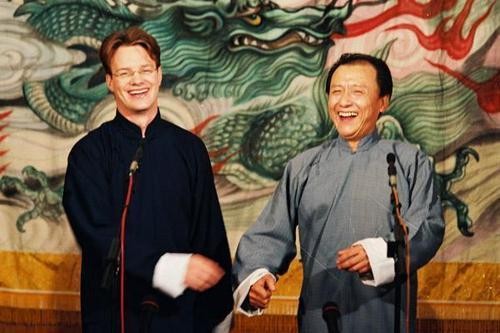 54岁大山近照，妻子原来是个重庆妹子，很漂亮