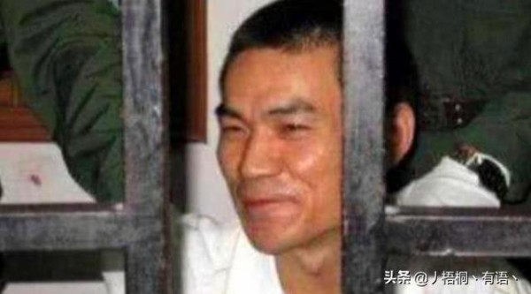 东北“著名”的悍匪乔四，曾霸占24位女明星，狠起来自己都砍