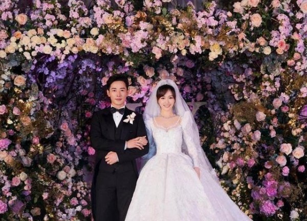 因戏结缘成现实夫妻：唐嫣罗晋，赵丽颖冯绍峰，看到任嘉伦