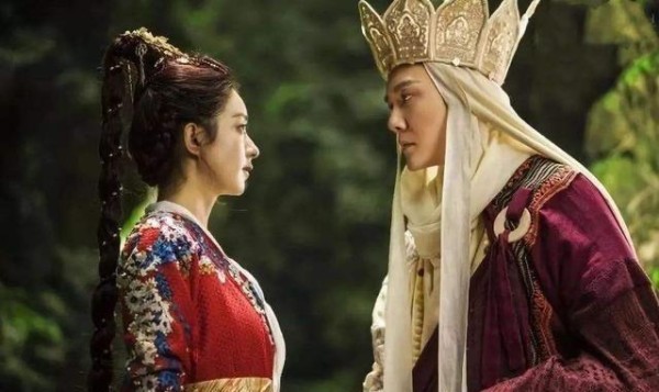 因戏结缘成现实夫妻：唐嫣罗晋，赵丽颖冯绍峰，看到任嘉伦