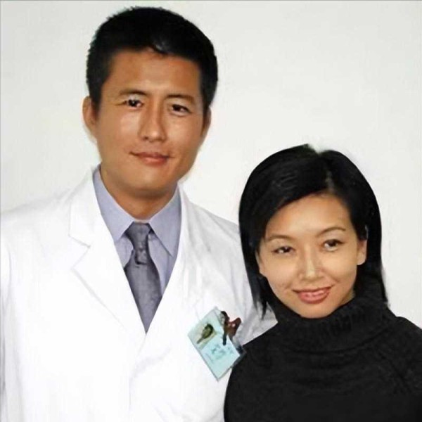 高曙光：51岁娶小16岁女富豪，相识结婚到怀孕，他们只用了6个月