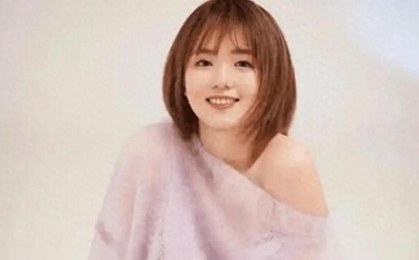 曾传绯闻！美女身份被扒，大2岁，长相甜美